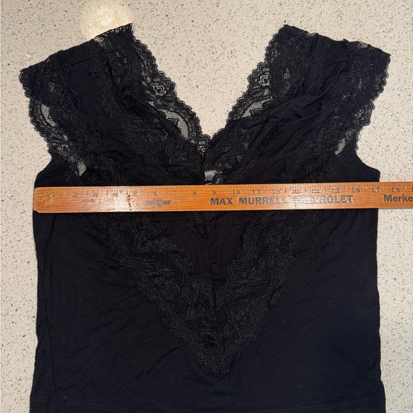 VENUS Black Double V Neck Lace Top | Medium - Picture 4 of 7